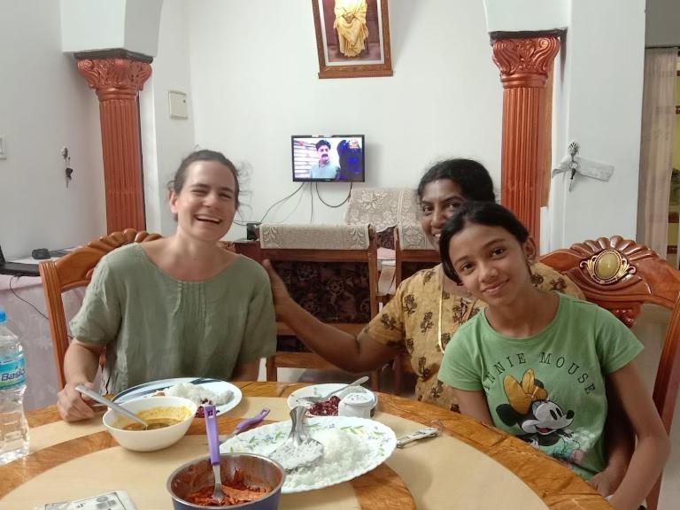 Pknhomestay Kumily เทกคาดี ภายนอก รูปภาพ